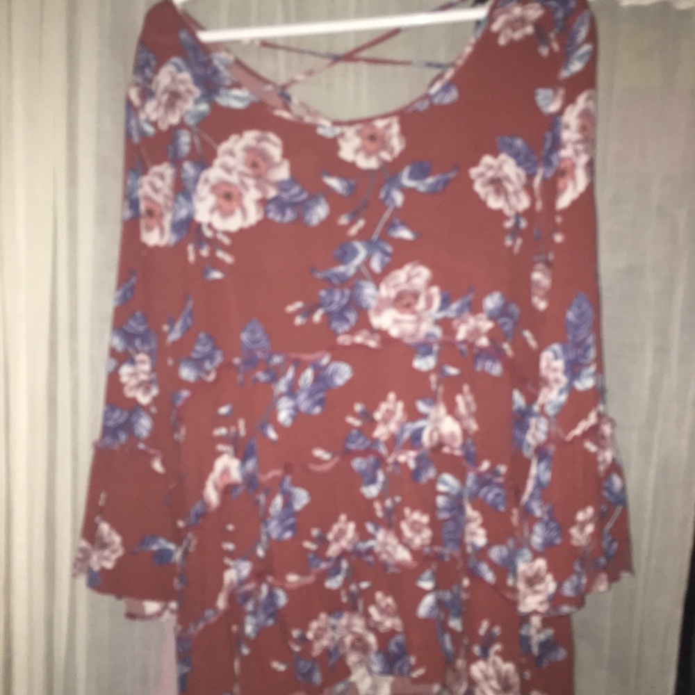 American Eagle criss cross back layer shirt